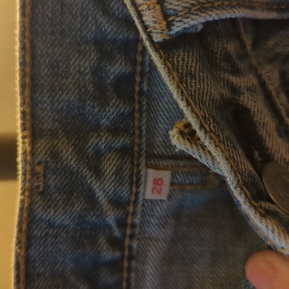*GO*Levi's straight leg distressed denim - Picture 2 of 3